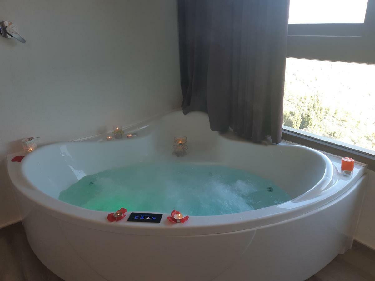 Casas Rurales Maribel - Complejo Moradas Del Cerro 1 - Suites Con Jacuzzi En Alcala Del Jucar Casas del Cerro Extérieur photo